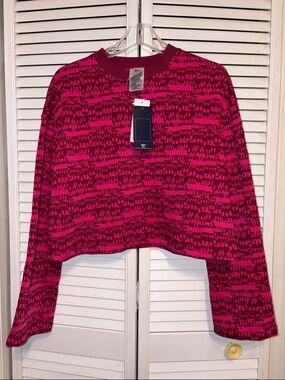 NWT Reebok Magenta and Dark Patterned Cropped Crewneck Sweatshirt Size M